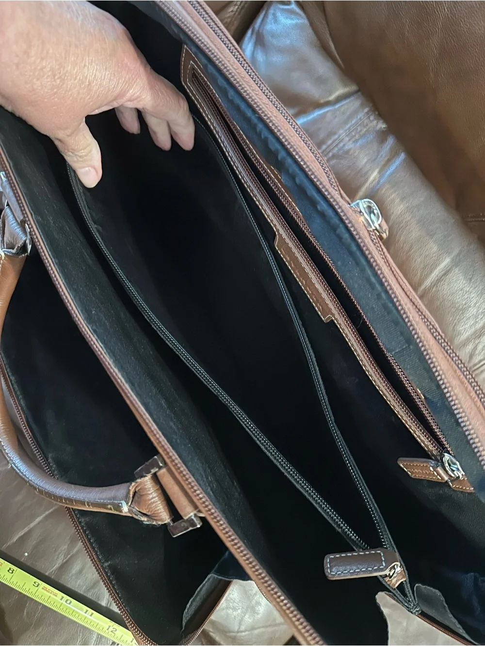Levenger Men's Leather Satchel/Briefcase in Tan Brown